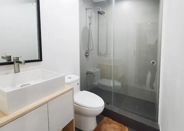 Apartment Travelers - Cozy Capsule Bunks, Makati *