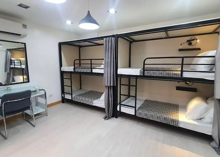 Travelers - Cozy Capsule Bunks, Makati